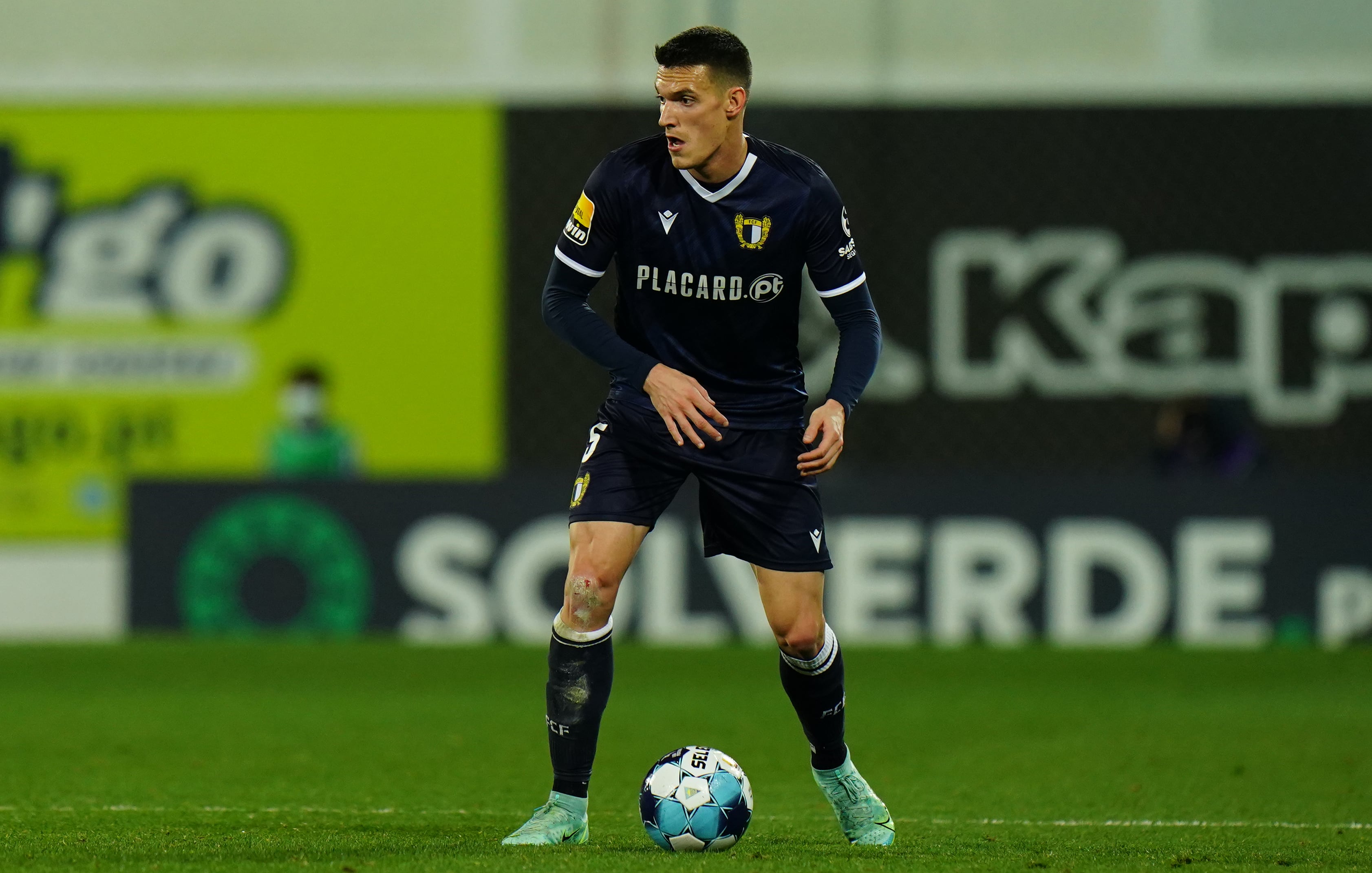 Adrian Marin, con la camiseta del FC Famalicao