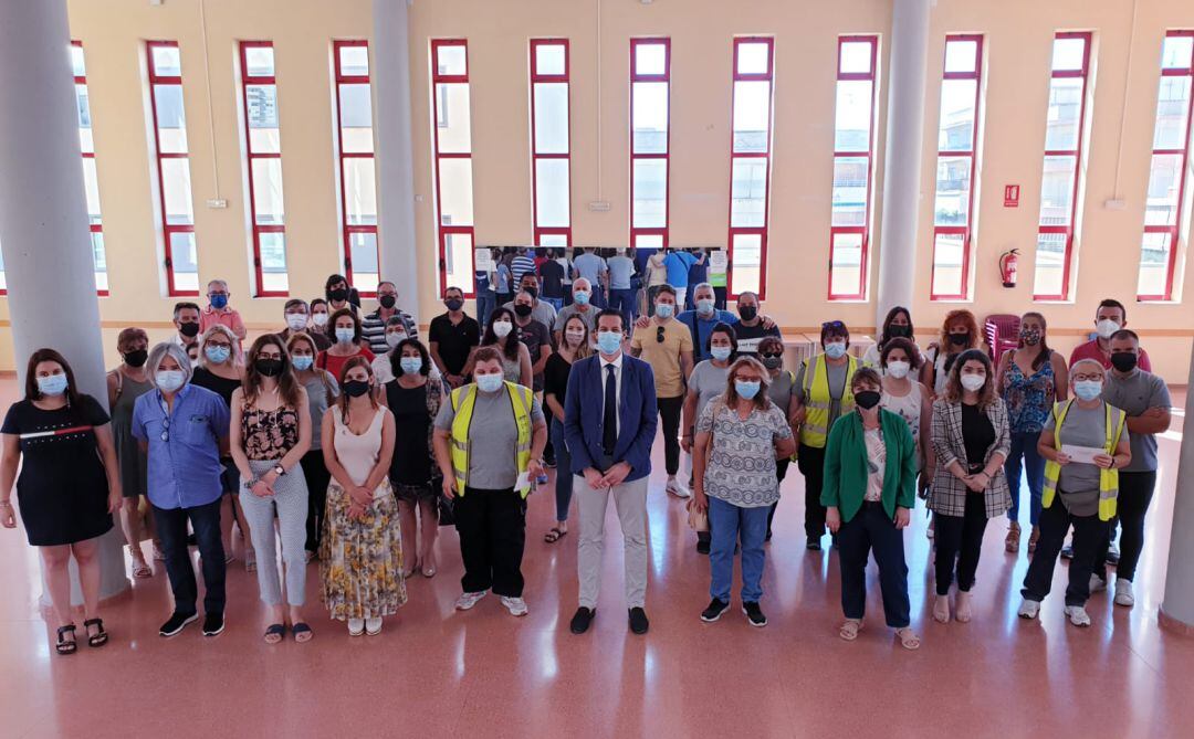 El alcalde de Elda, Rubén Alfaro, ha felicitado a los trabajadores