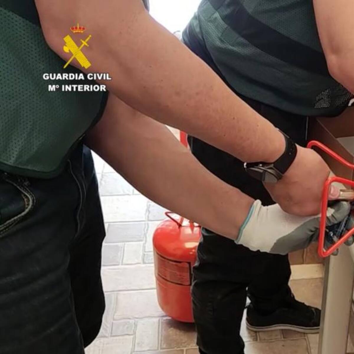 Cae una organización que traficaba ilegalmente con gases empleados en sistemas de refrigeración