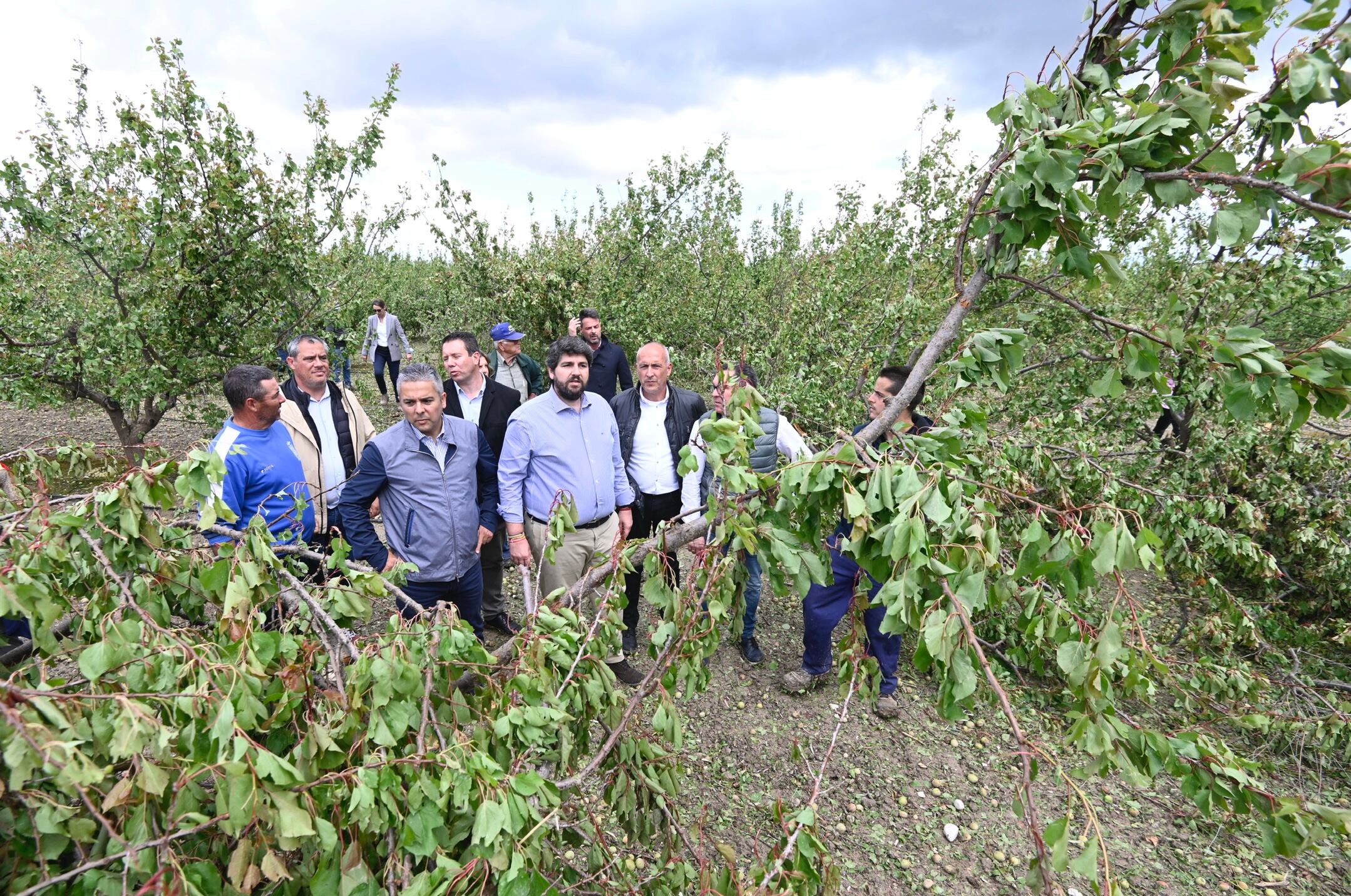 El presidente López Miras visita en Pliego una finca afectada por las fuertes lluvias