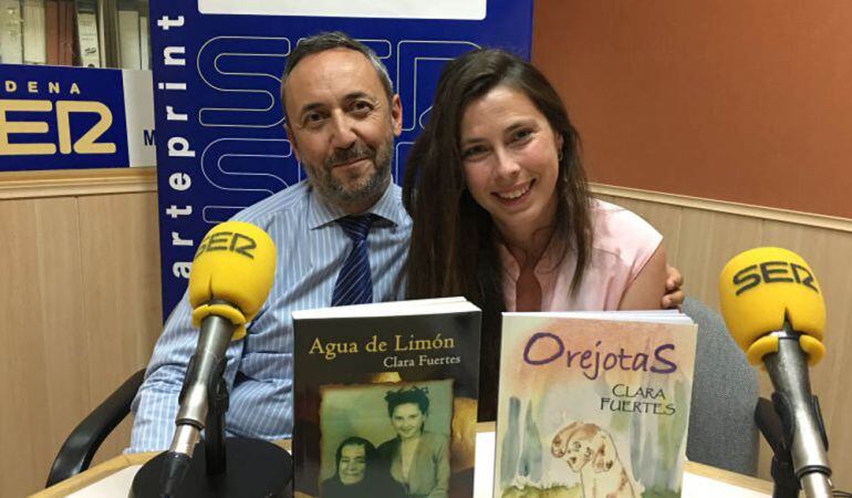 José Manuel Contreras, director de &#039;Biblioteca de verano&#039;, junto con Clara Fuertes, autora de los libros que hemos recomendado