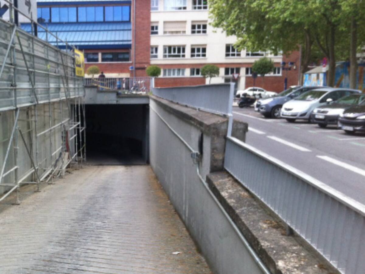 Los problemas del parking de Santa Bárbara "se están solucionando"