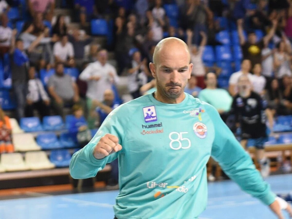 El Bathco Torrelavega cubre con Mile Mijuskovic la baja de Elcio Carvalho