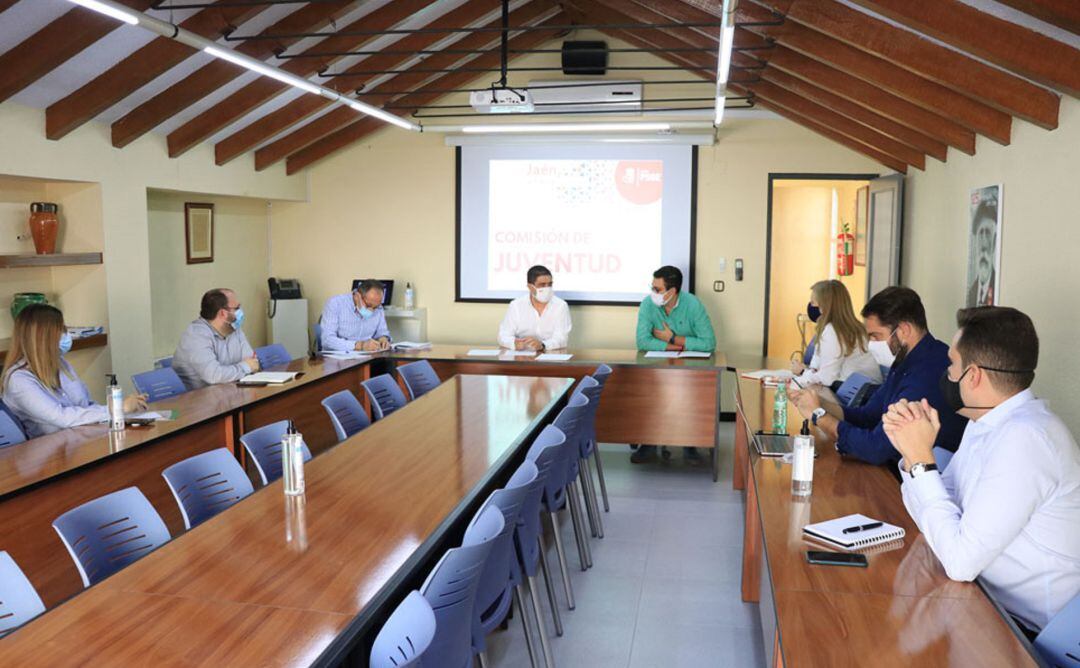 Reunión de la Comisión de Juventud en la sede del PSOE provincial.