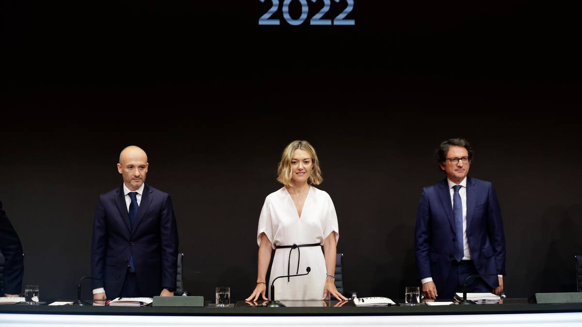 Marta Ortega subraya "la visión, tesón y dedicación absoluta" de su padre en su primera Junta como presidenta de Inditex