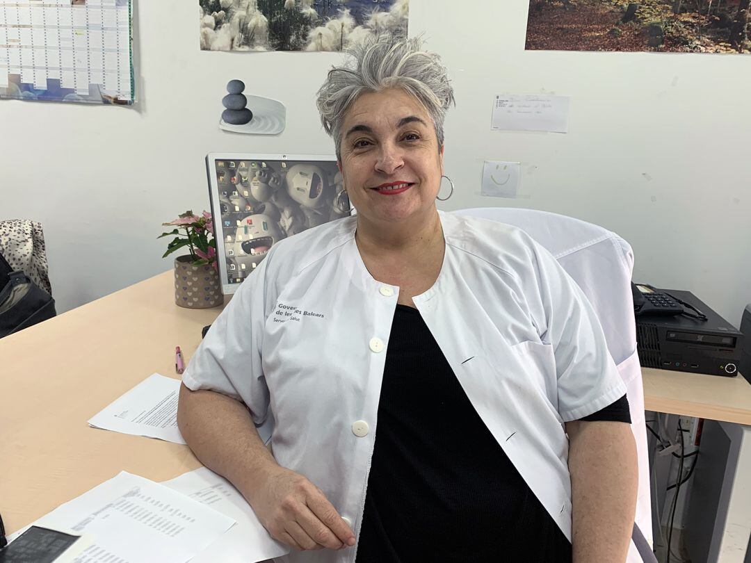 La doctora Myriam Ribes gestiona aquest Punt Trans.