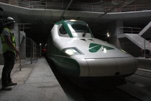 Un AVE en proves a l'estació de Girona