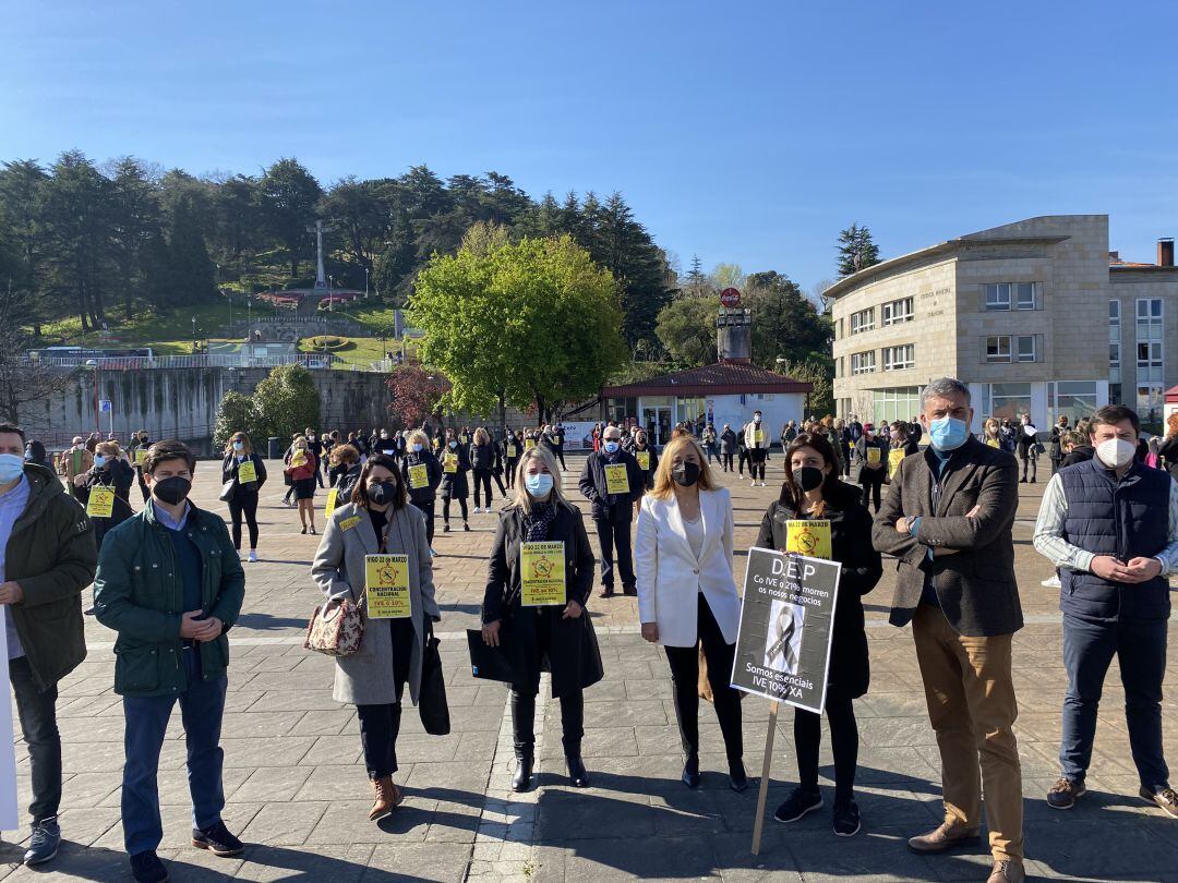 Imagen de la concentración de este lunes en la Praza do Rei.