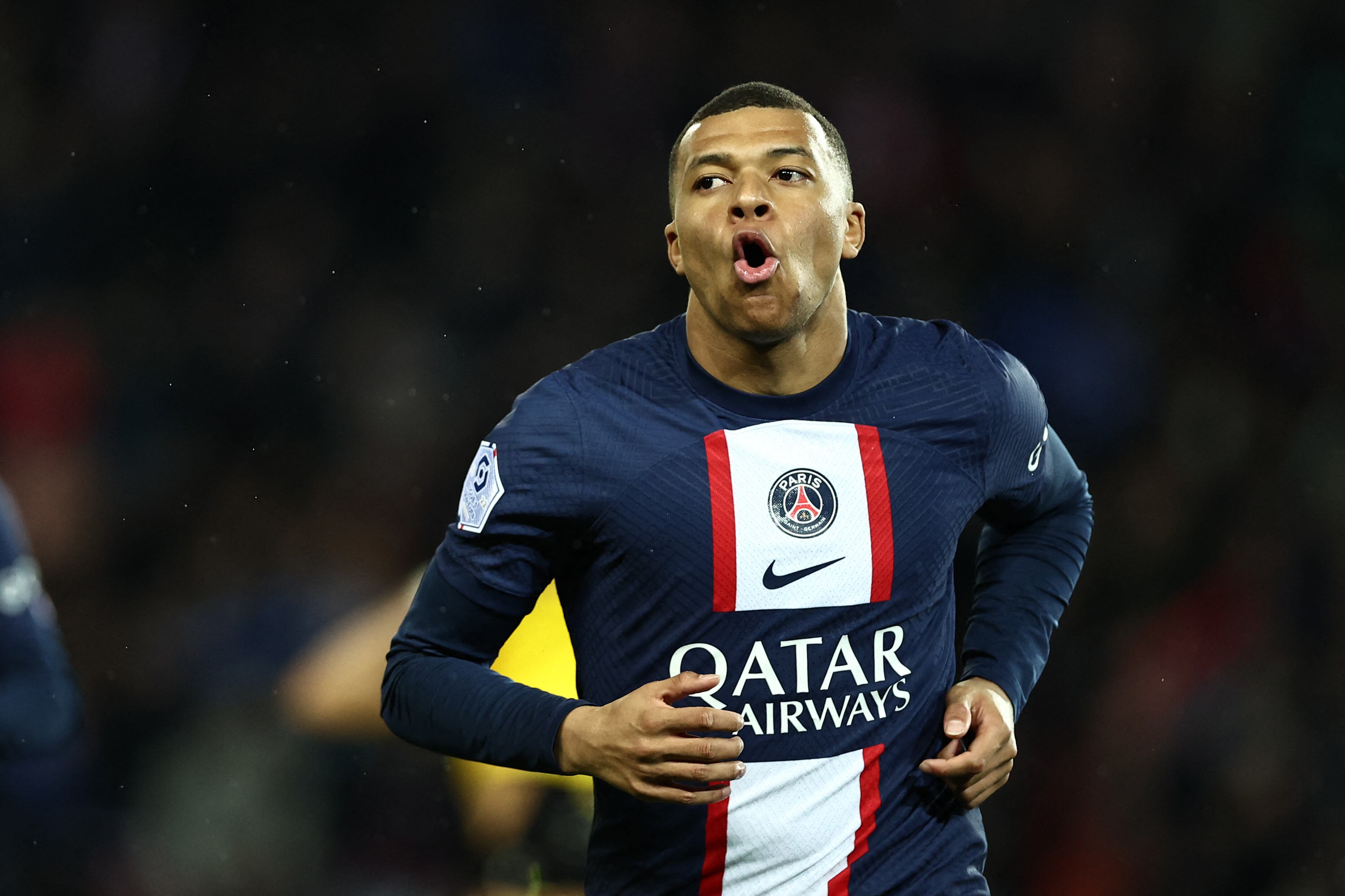 Kylian Mbappé durante un partido con el Paris Saint Germain.