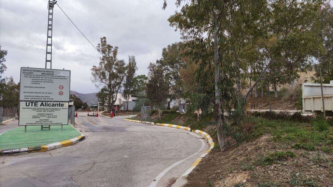 Entrada a la plata de residuos de Fontcalent