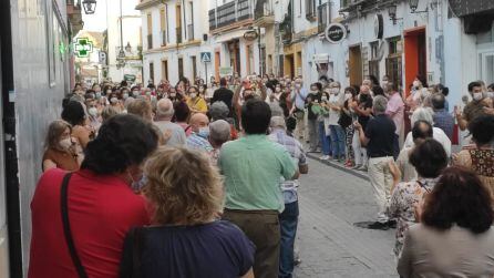 Concentración en la calle Lucano