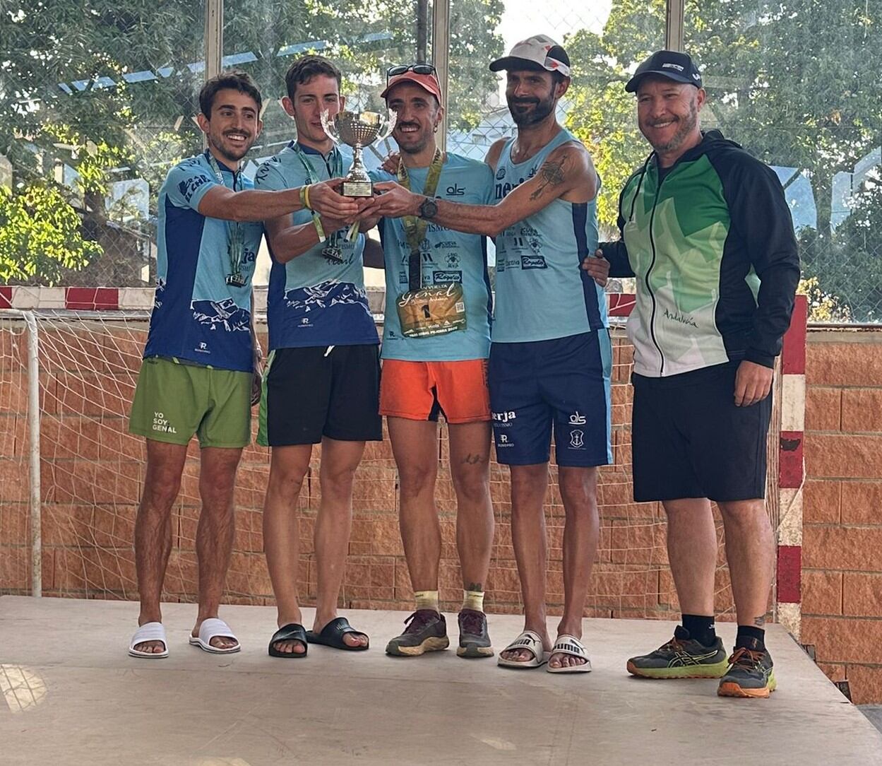 El equipo del Trops-Cueva de Nerja, campeón de Andalucía de ultra trail