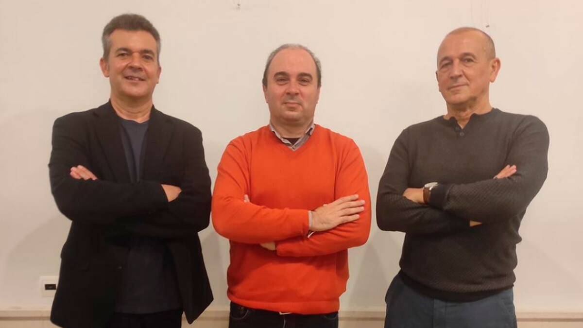 Francesc Gisbert, Joan Borja i Víctor Labrado presenten la 'Guia inacabada de la fantasia valenciana'