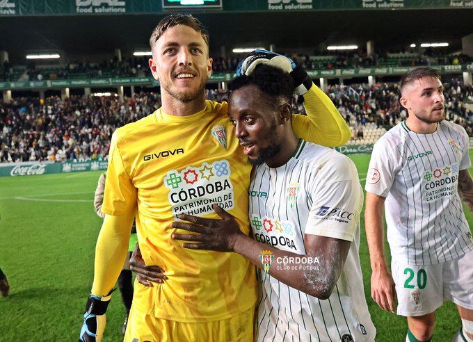 Carlos Marín y Diarra celebrando la victoria.