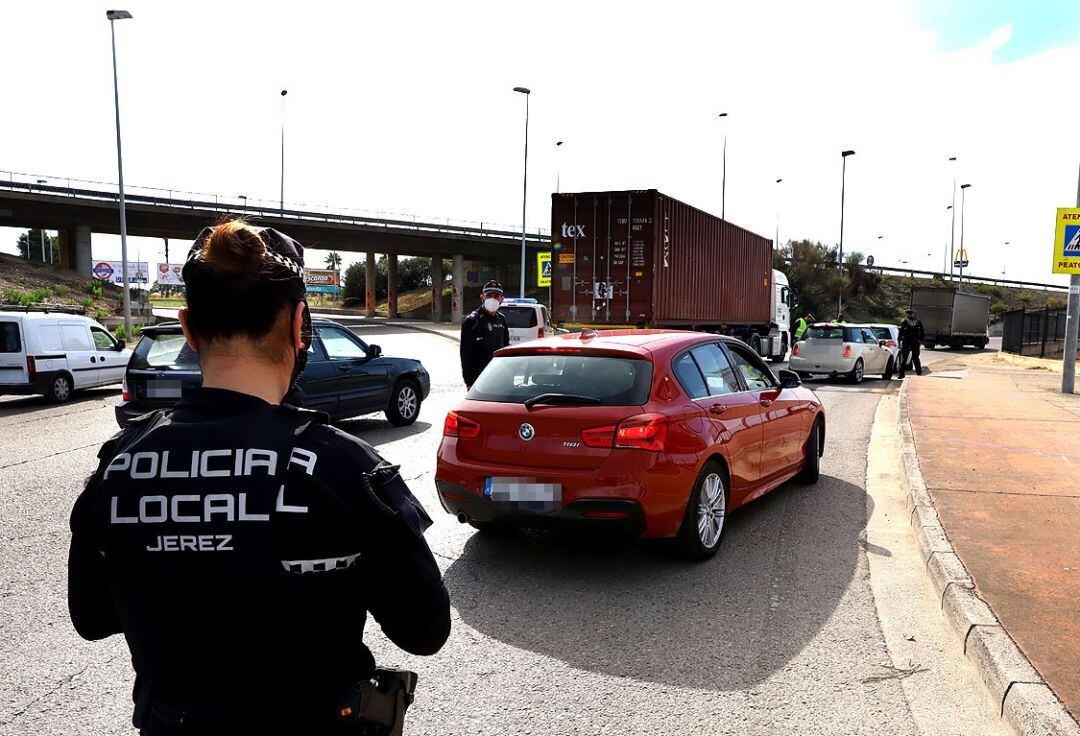 Uno de los controles de la Policía Local de Jerez