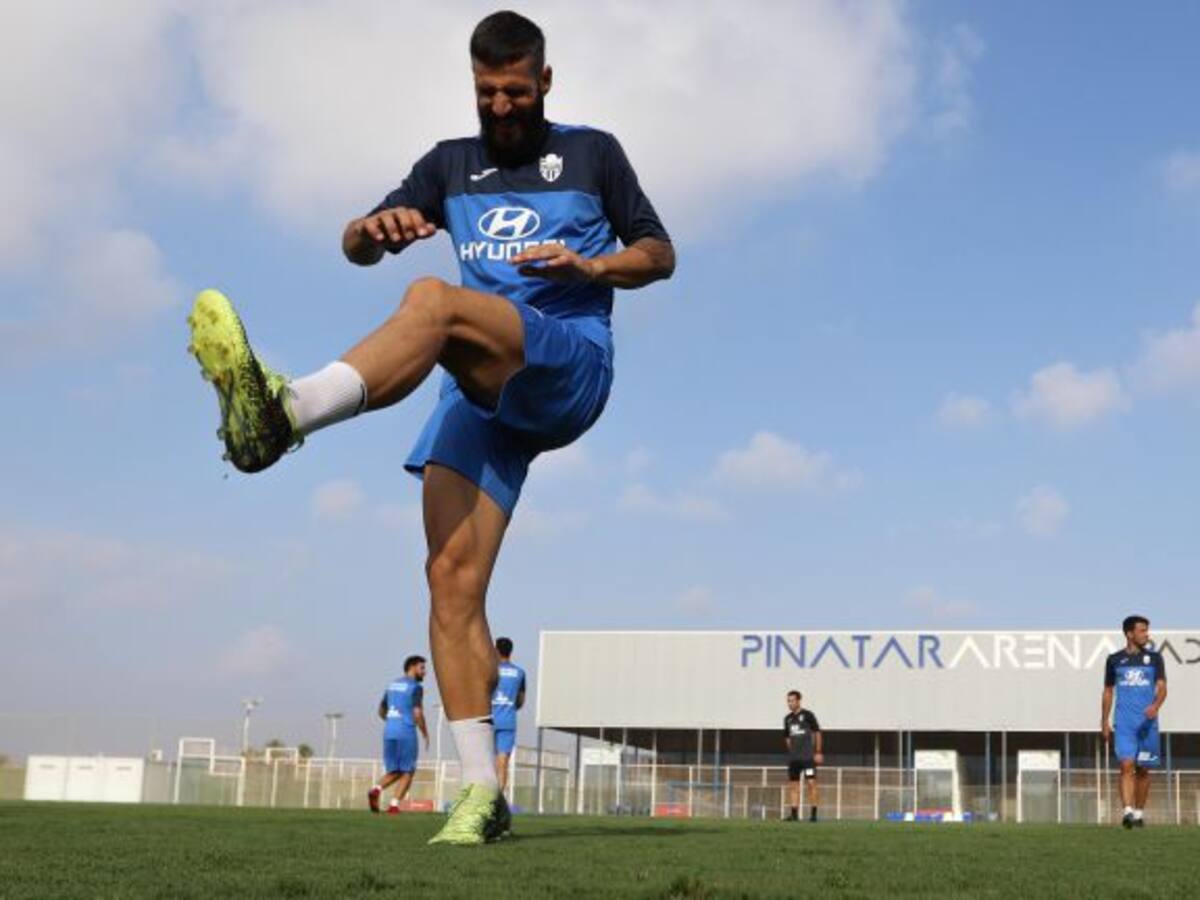 De la Espada: "Tengo ganas de devolver la confianza que me ha dado el club y la afición"