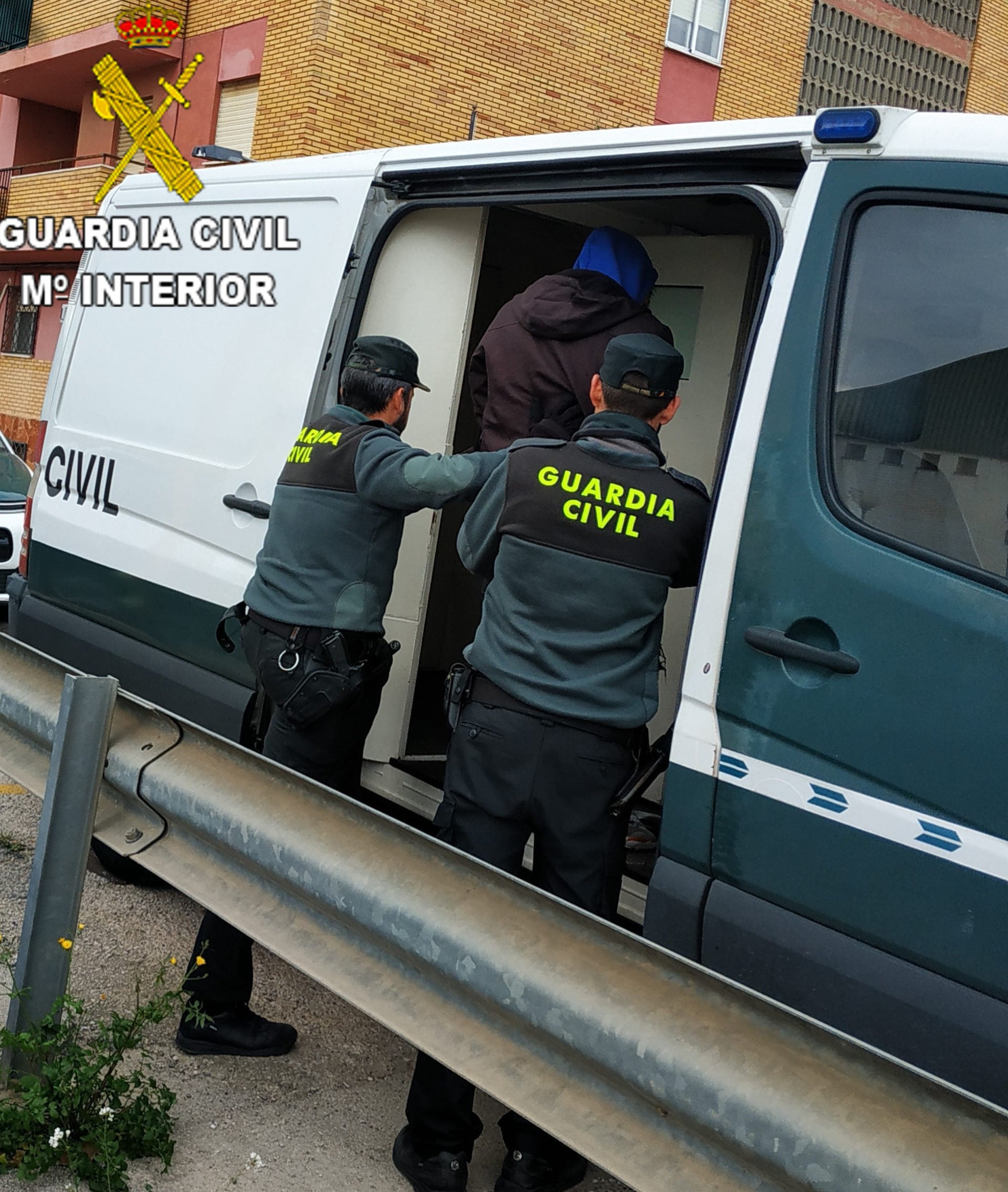 Moment de la detenció del lladre de Llutxent a El Palmar