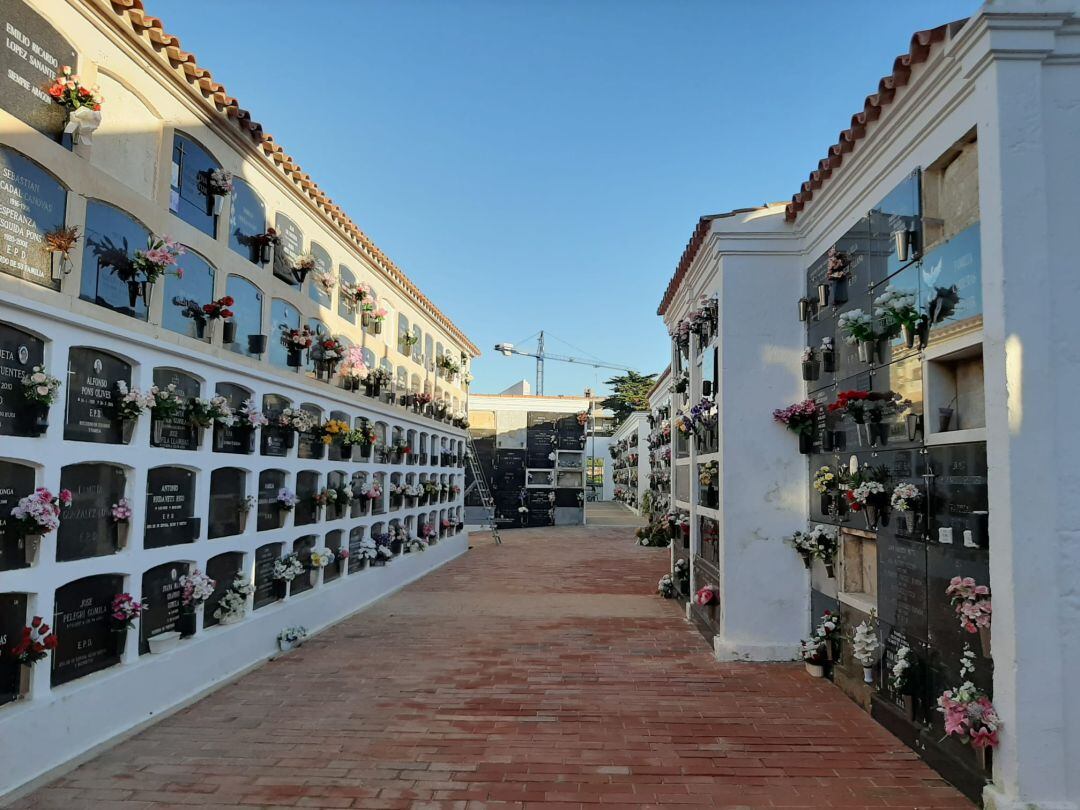 Els ajuntaments volen repartir les visites als cementiris  per evitar aglomeracions el dia de Tots Sants.