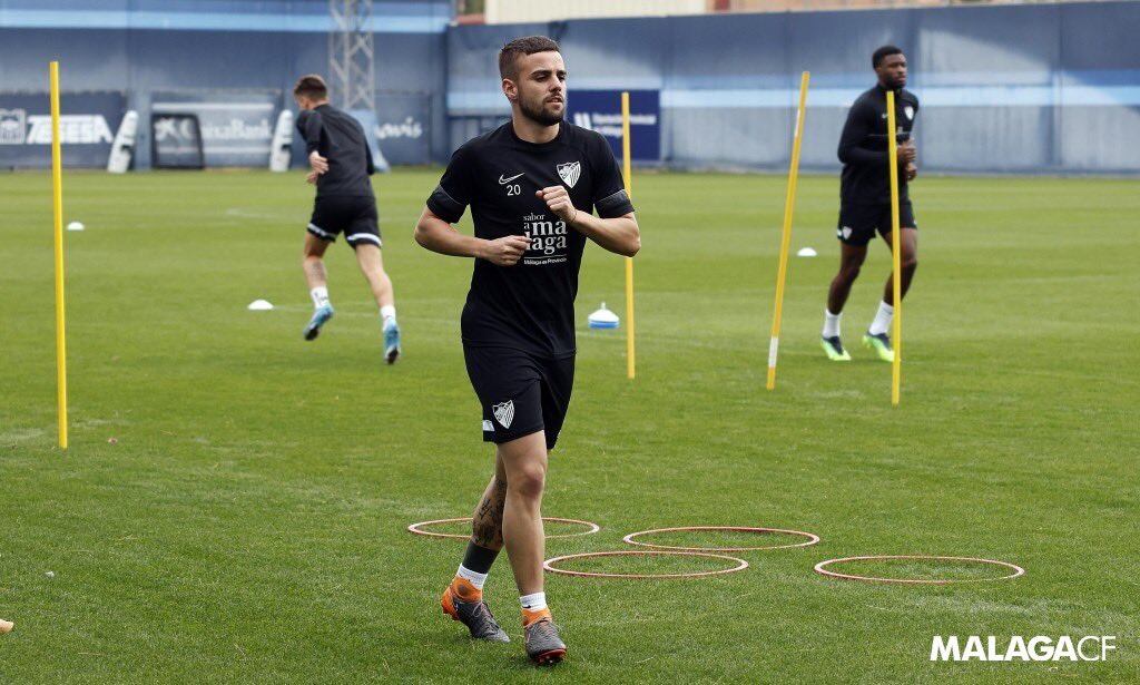 Ismael Casas realiza carrera continua en un entrenamiento del Málaga