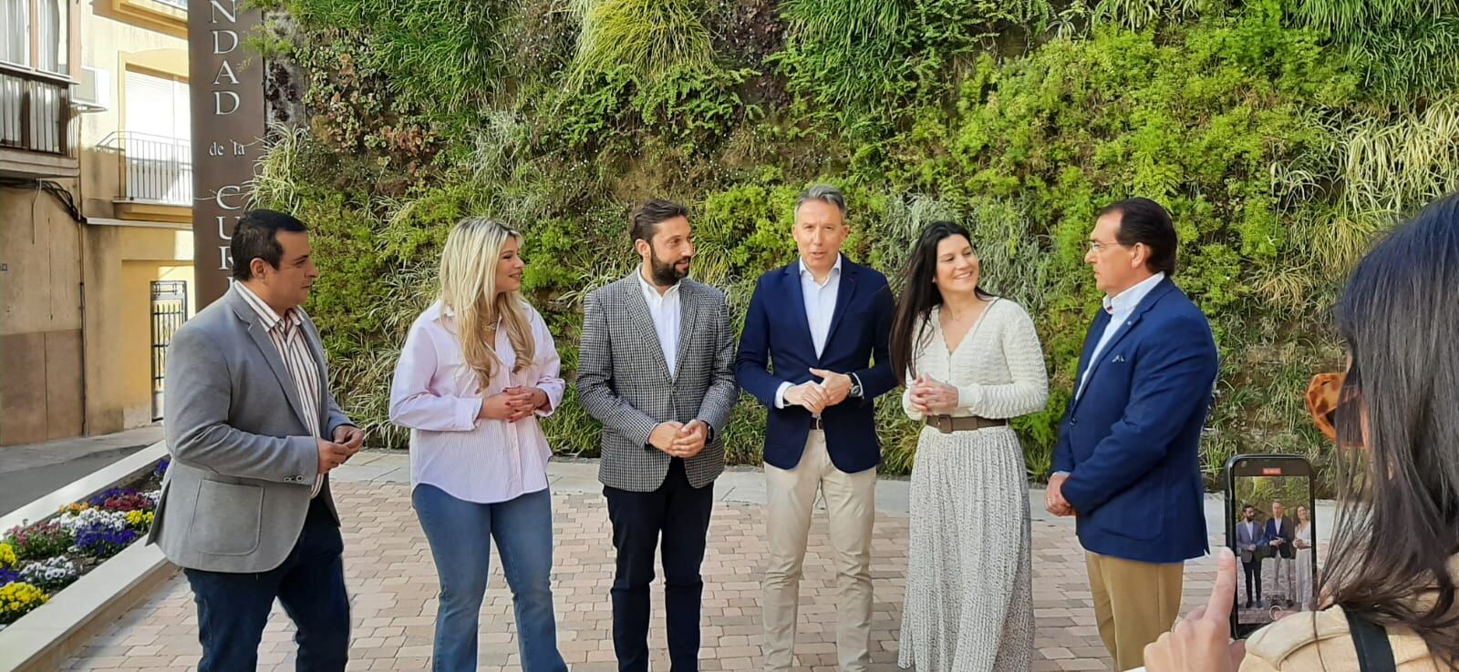 Fulgencio Gil, portavoz del PP junto a Juan Francisco Martínez, María Hernández , Belén Díaz, Santi Parra y Blas Olmedo