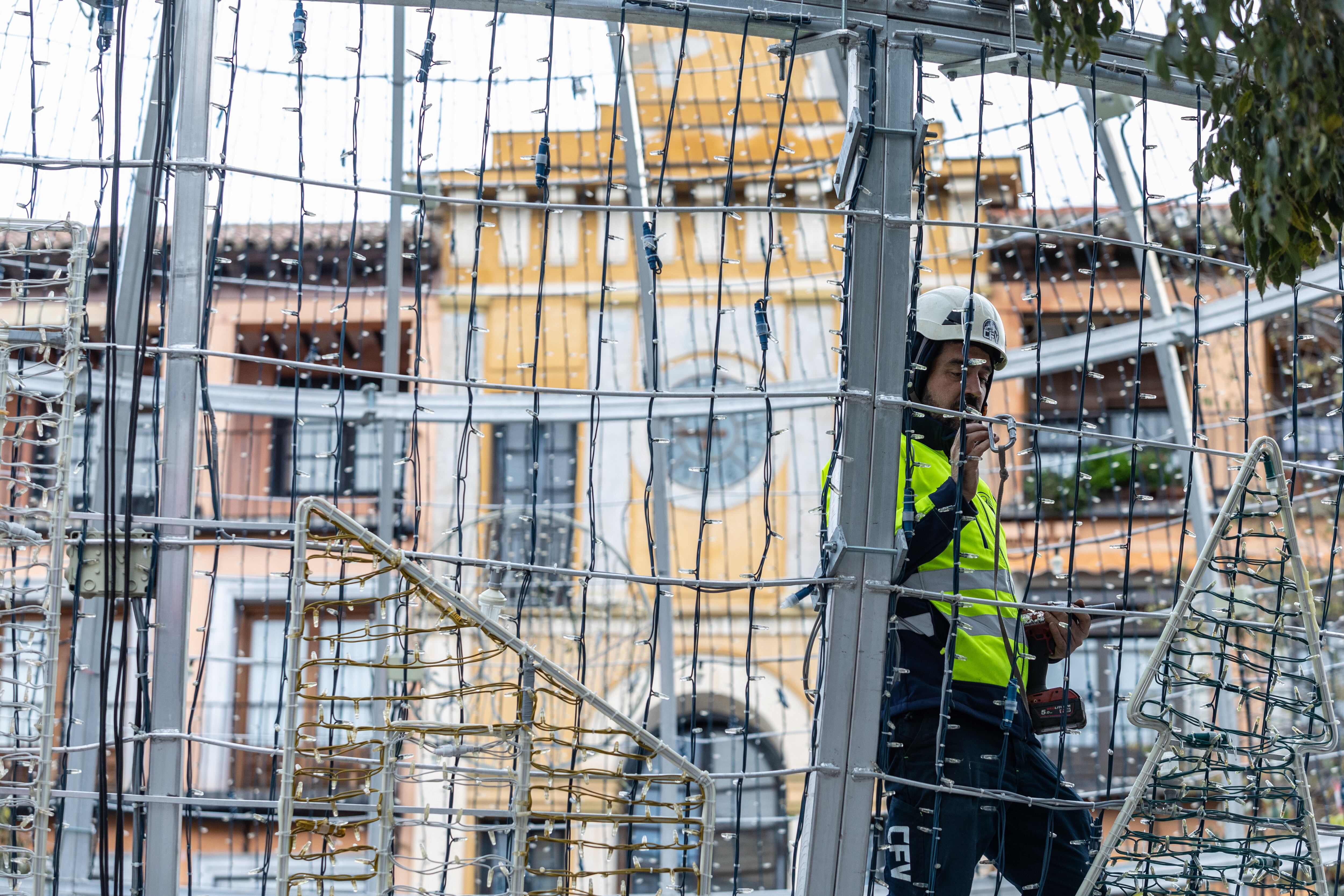 TOLEDO, 03/11/2023.- La Seguridad Social sumó 92.862 afiliados de media en octubre con un especial tirón del sector educativo, hasta los 20,81 millones de ocupados, mientras que el paro aumentó en 36.936 personas, hasta un total de 2,75 millones de desempleados. EFE/Ángeles Visdómine
