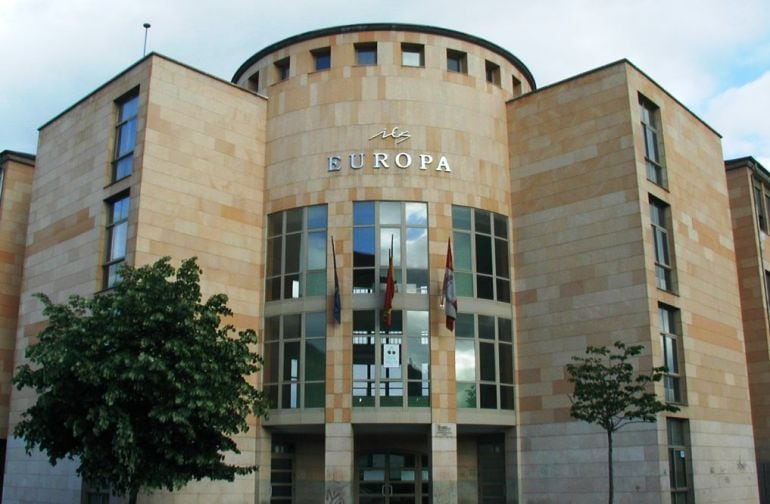 Fachada del instituto Europa