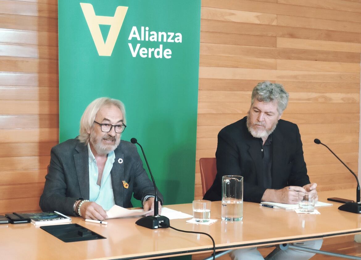 José Manuel Zúñiga, concejal de medioambiente de Logroño y Juantxo López de Uralde, líder de &quot;Alianza Verde&quot; y diputado de Unidas Podemos.