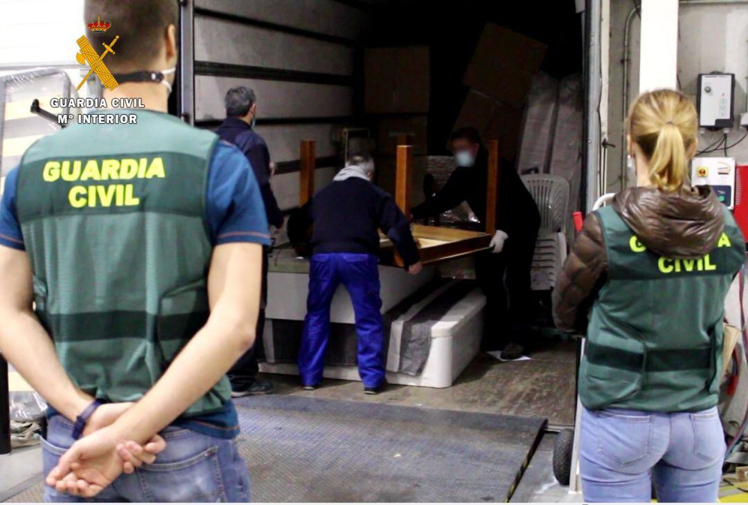 Operación de la Guardia Civil por venta fraudulenta de muebles GUARDIA CIVIL
 