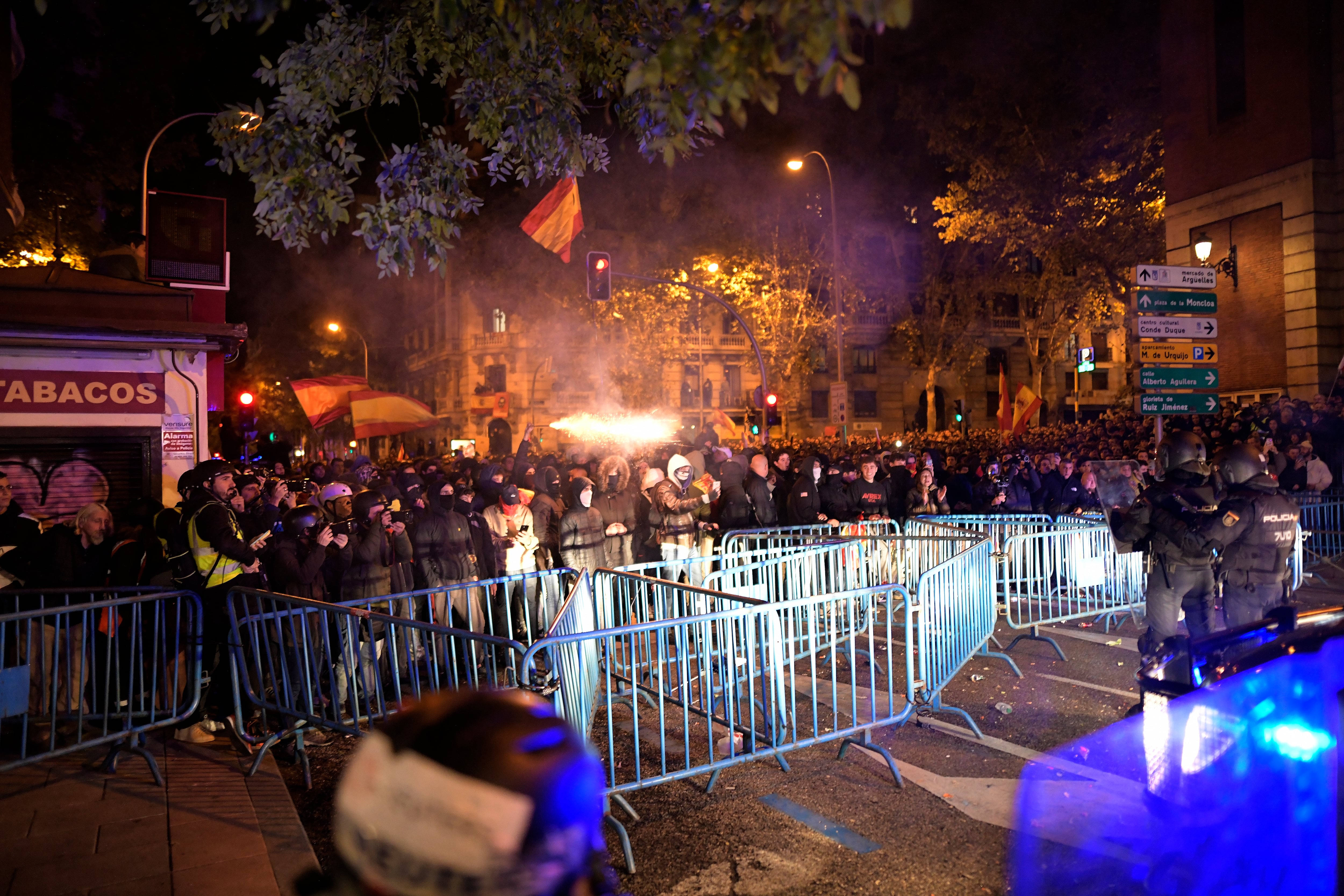 Manifestación frente a Ferraz.