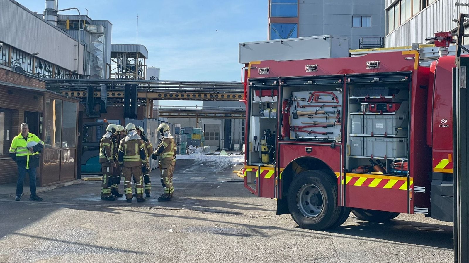 Imagen de los Bomberos en la intervención de la explosión en una empresa farmacéutica del Polígono Industrial de Toledo