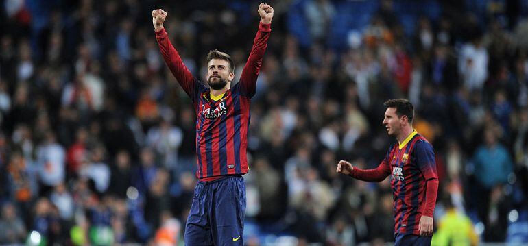 Gerard Piqué celebra una victoria en el Bernabéu.