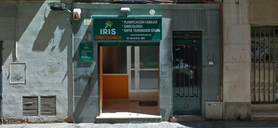 Fachada de la Clínica Iris