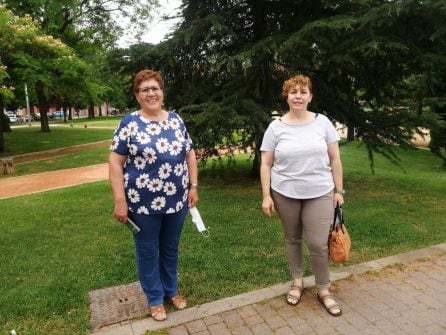 Ana Sánchez y su hija, vecinas de Moreras