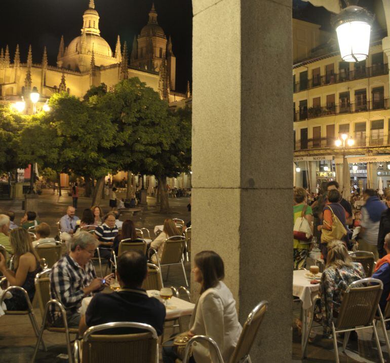 El sector servicios fue en abril en el que más puestos de trabajo se crearon