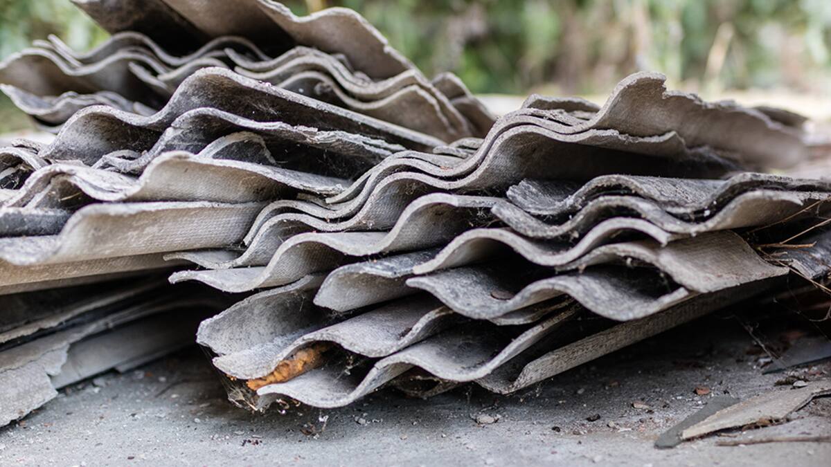 Iván González: "Quedan 38 centros educativos con amianto en Canarias"