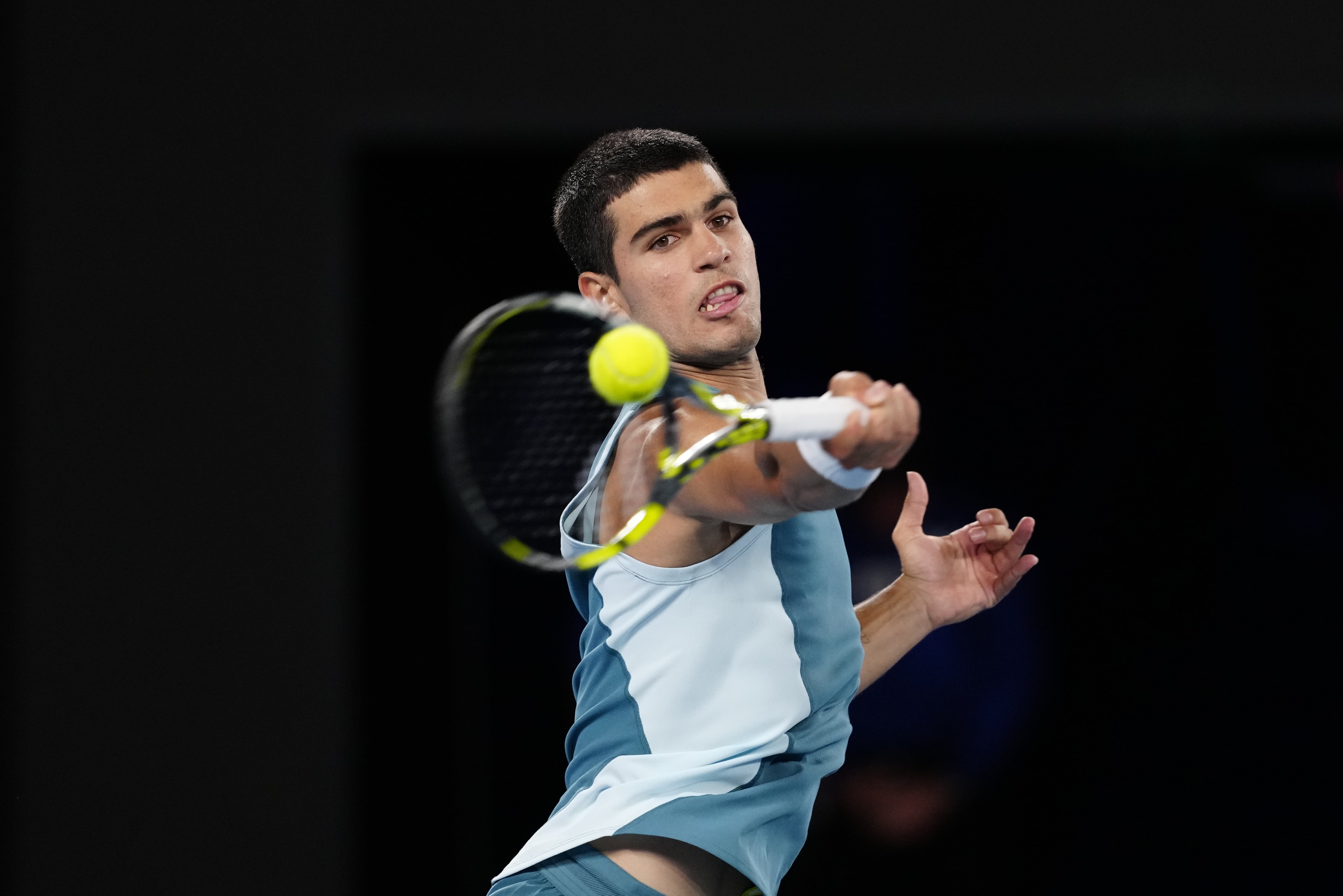 Carlos Alcaraz, en su partido de cuartos de final del Open de Australia contra Novak Djokovic