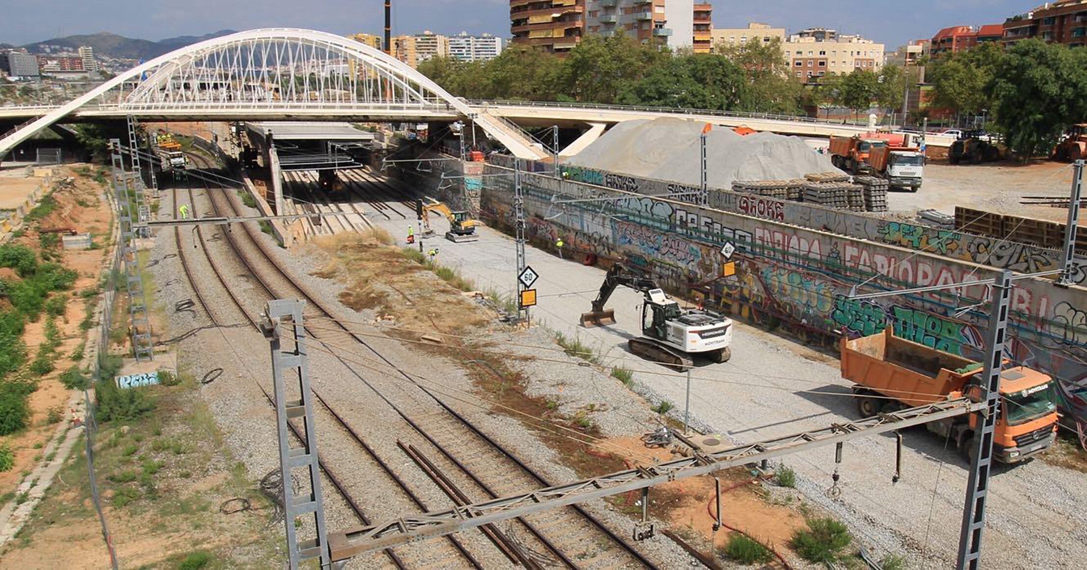 Estat de les obres a la Sagrera a prop del pont de Bac de Rosa