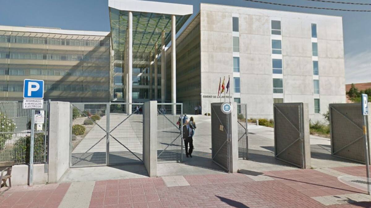 La audiencia de Murcia archiva la denuncia por violación de las hermanas estadounidenses contra tres afganos