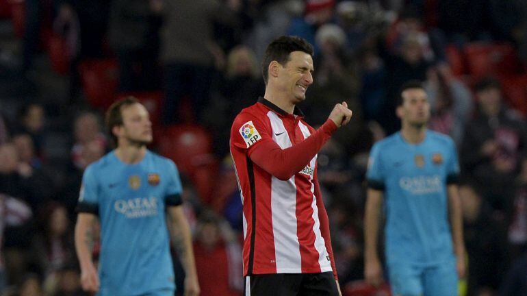 Aduriz celebra un gol ante el Barça