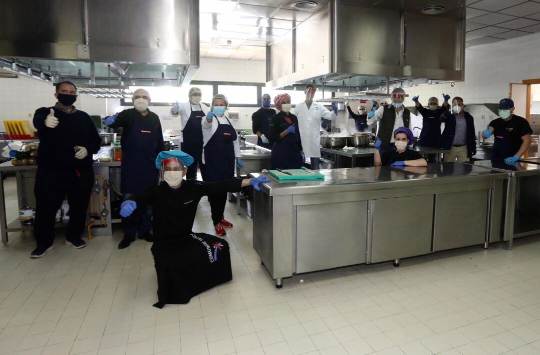 Afamados cocineros de la provincia han transformado en solidaria la tercera edición de Alicante Gastronómica, que no se pudo celebrar en marzo por la pandemia.