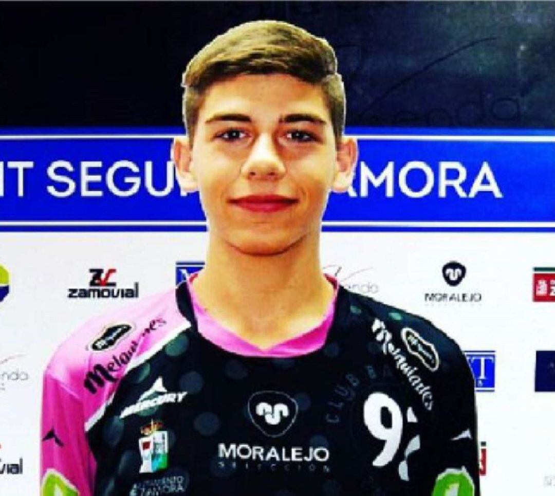 El portero Miguel Guarido, otro canterano que llega al primer equipo del Balonmano Zamora