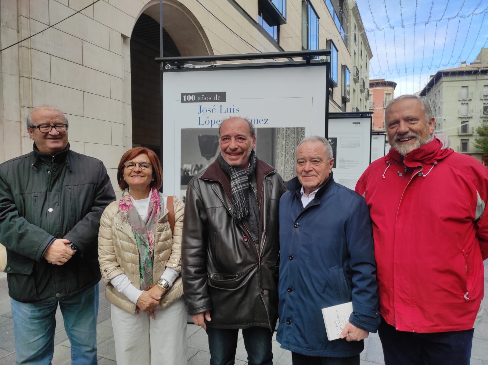 La exposición se puede ver en los Porches de Galicia