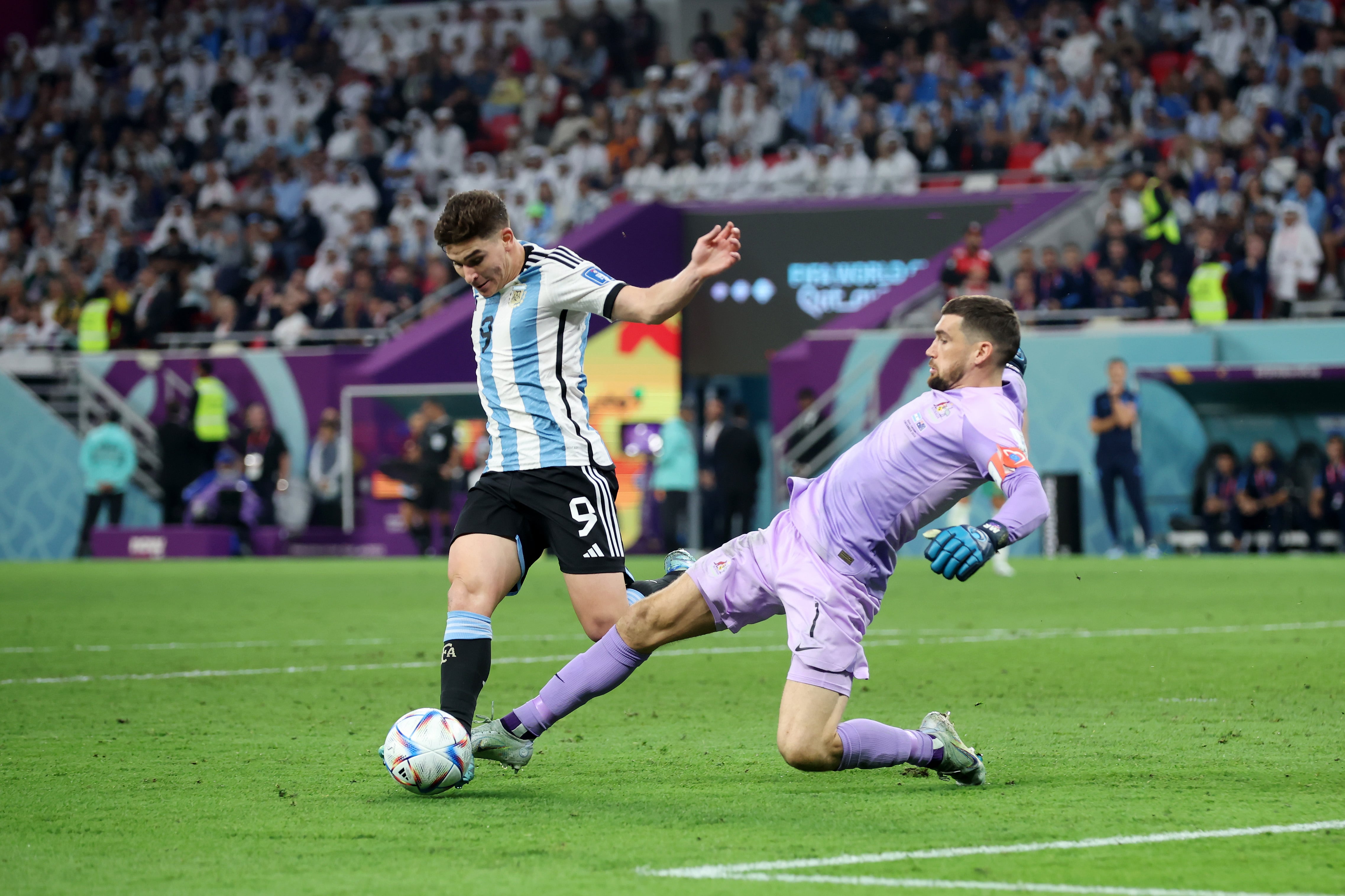 Julián Álvarez, en el segundo gol de Argentina