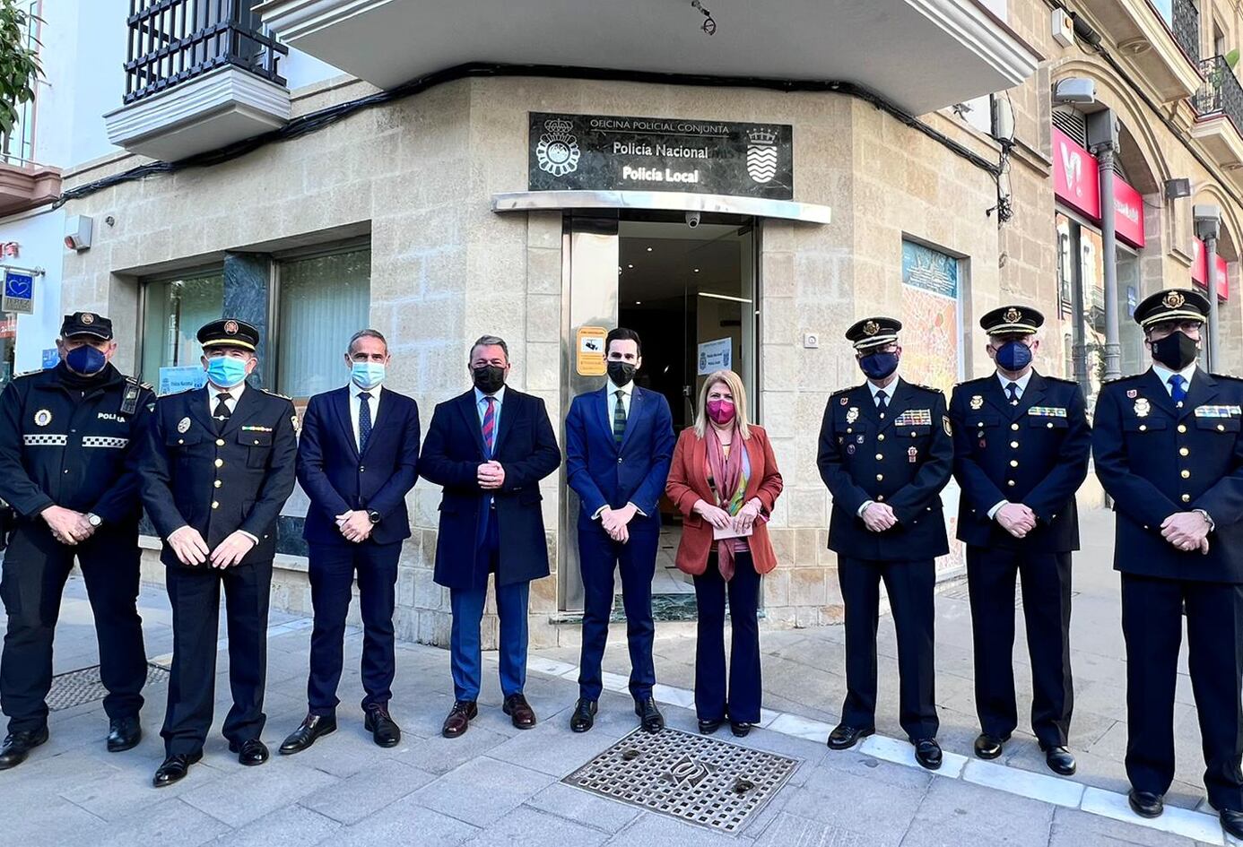 Visita del Secretario de Estado de Seguridad a la nueva oficina de la calle Larga