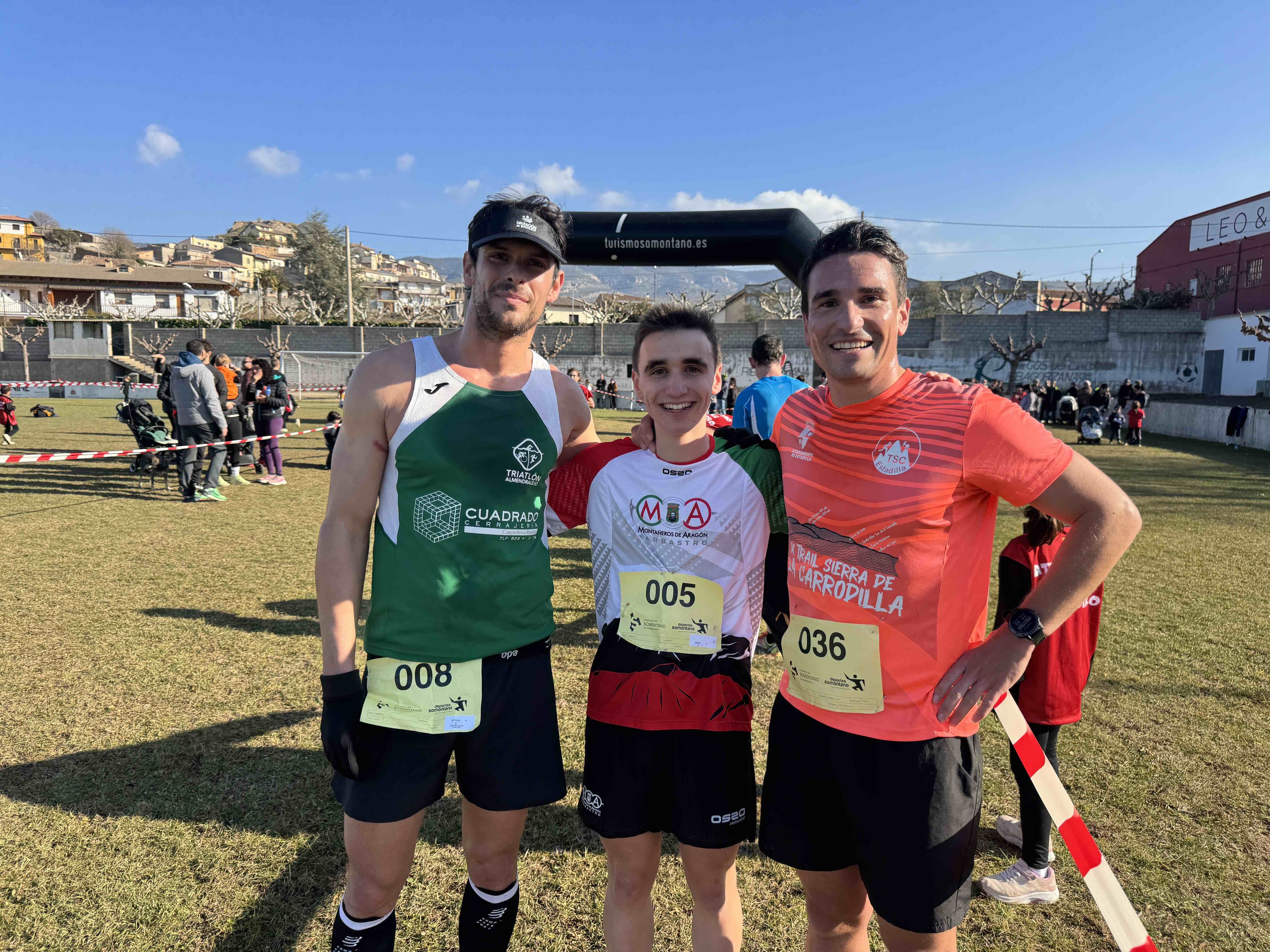 El vencedor absoluto Sixto del Valle con Óscar Celma y Jorge Cavero