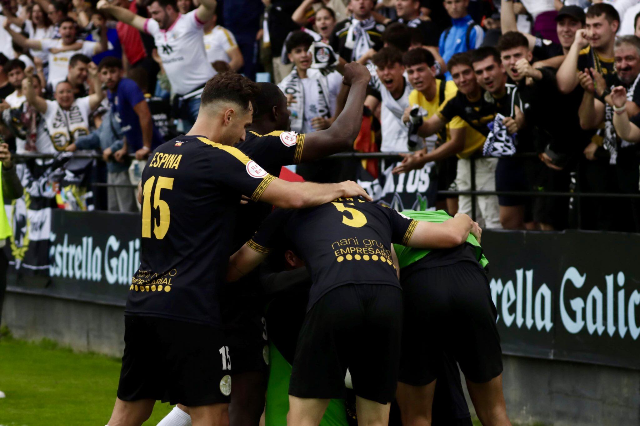 El Salamanca CF UDS celebra su gol en Barreiro este domingo/Salamanca CF UDS