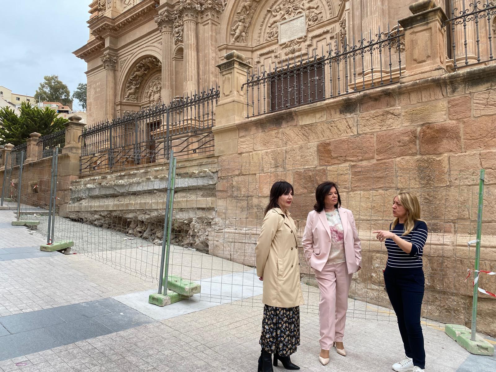 Las diputadas socialistas, Marisol Sánchez Jódar, Lola Jara y la concejala socialista de Lorca, Ninés Mazuecos