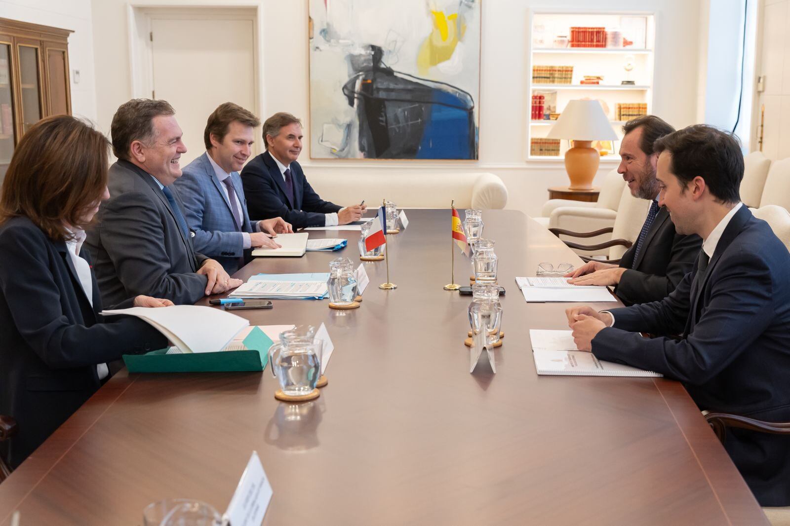 Reunión de Óscar Puente y su homólogo Philippe Tabarot con sus equipos