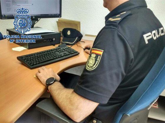 La Policía Nacional detiene a una madre y su hija por contratar líneas telefónicas con identidad falsa