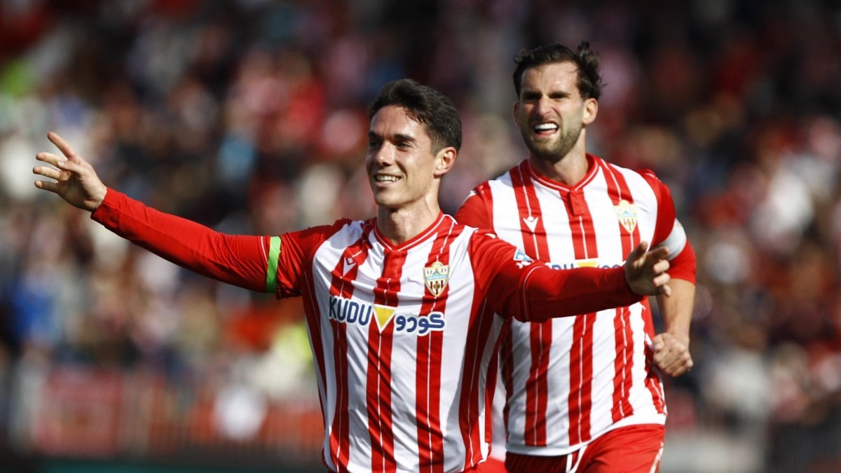 Sergio Arribas fue el encargado de abrir el marcador frente al Ceuta con gol de penalti en el minuto 17.